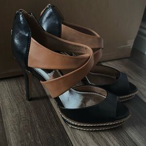 WHBM Daniela Heel
